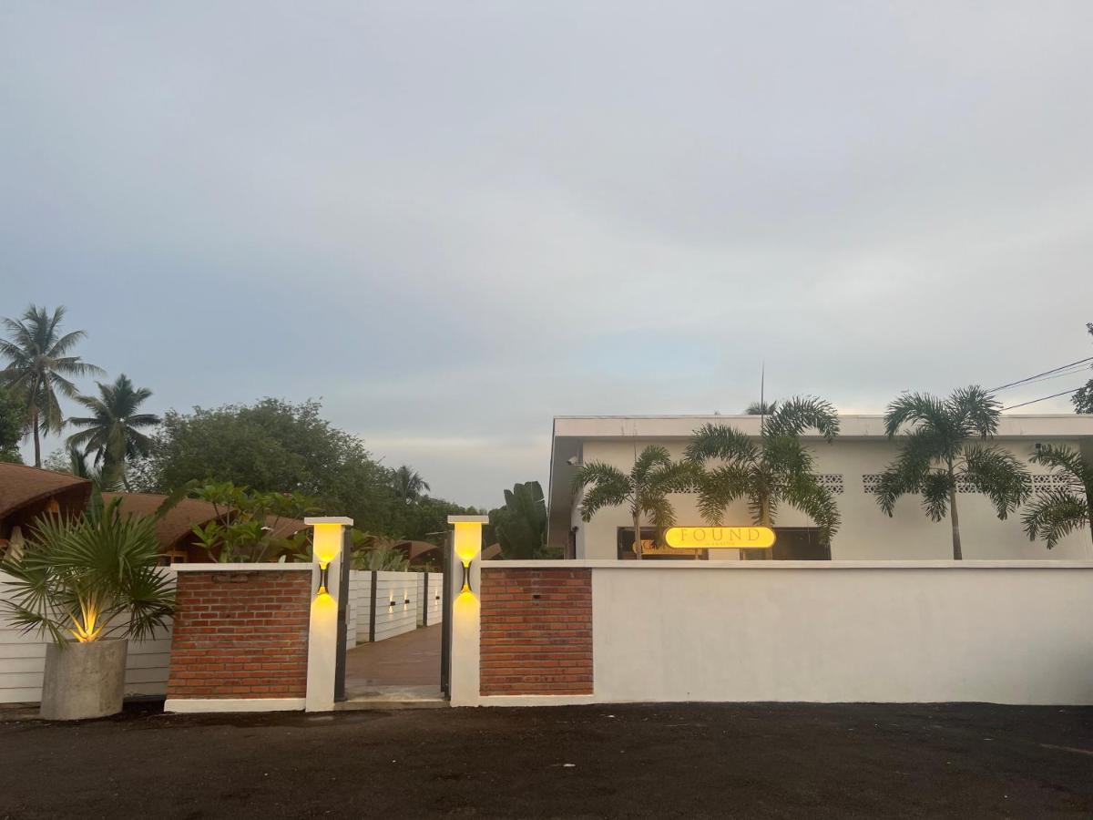 Found Mansion Hotell Pantai Cenang  Eksteriør bilde